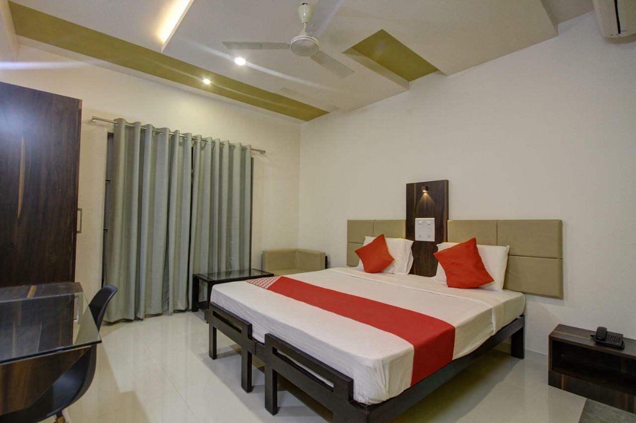 Oyo 39568 Alekha Gateway Hotel Sirsi Exterior photo